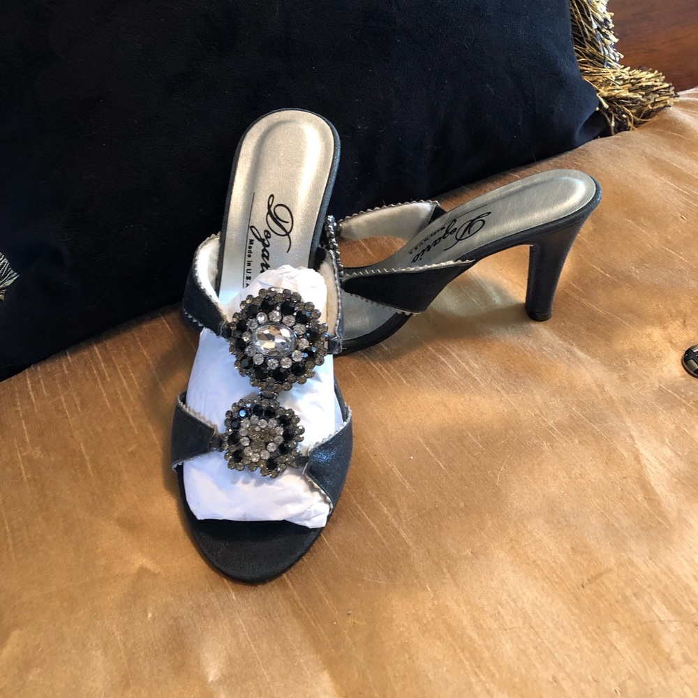 Open toed  2 1/2” heel